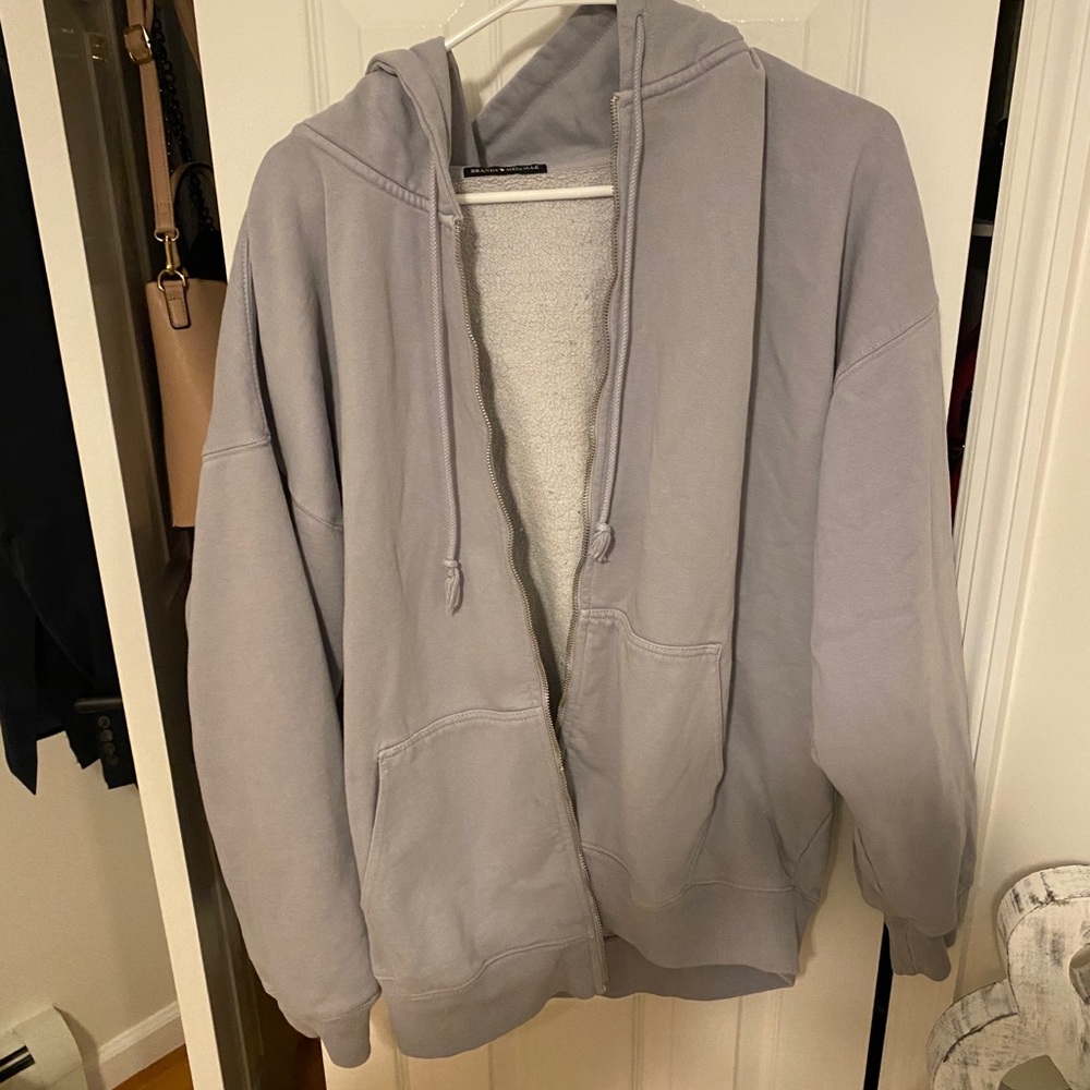 BRANDY MELLVILLE NEVER WORN SWEATSHIRT